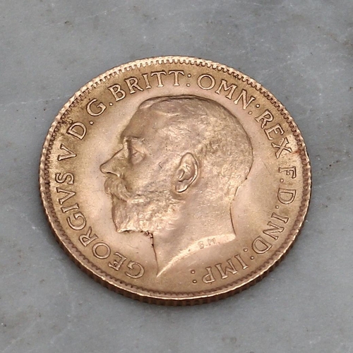 2606 - Coins - A George V gold half sovereign, 1914, George and the Dragon to verso