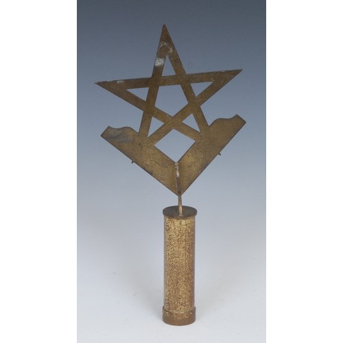 2093 - Freemasonry and Friendly Society Interest - a brass Masonic pole head, with Star and mason's square,... 