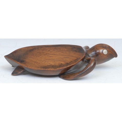 2535 - Tribal Art - a Polynesian hardwood carving, of a turtle, inlaid mother of pearl eyes, 19cm long