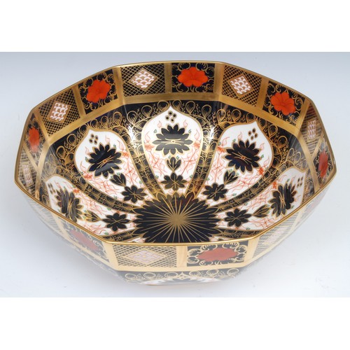 228 - A Royal Crown Derby Imari palette 1128 pattern octagonal bowl, 28cm wide, date code for 1970