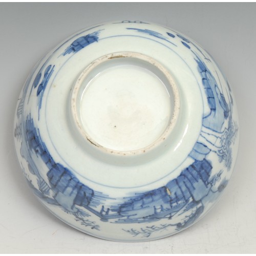 356 - A pair of Chinese circular longevity dishes, 28.5cm diameter, possibly Diana cargo shipwreck, c.1816... 