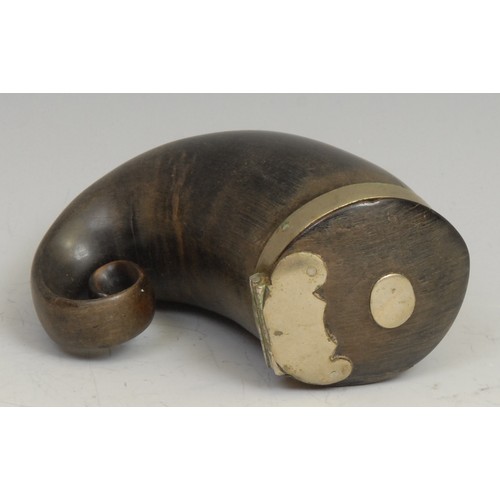 1238 - A 19th century Scottish horn snuff mull, of typical curled form, hinged cover, 8cm long, c.1850