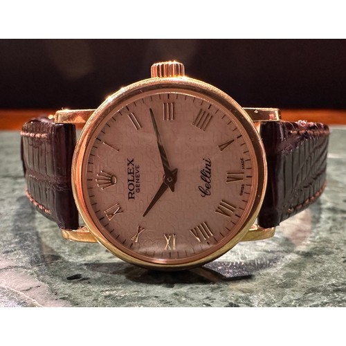 852 - A lady's 18ct gold Rolex Cellini wristwatch, the Champagne dial with Roman numerals, winder with cro... 