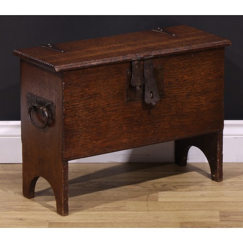 1279 - A 17th century style oak coffer bach or child’s six plank chest, hinged top with notched ends enclos... 