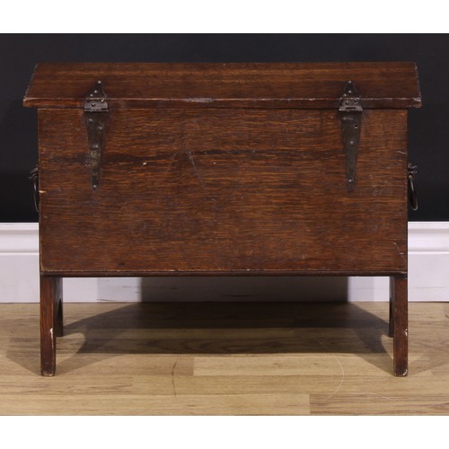 1279 - A 17th century style oak coffer bach or child’s six plank chest, hinged top with notched ends enclos... 