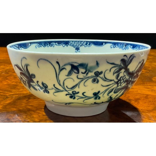 204 - A Worcester Fisherman pattern bowl, decorated in underglaze blue, cell border, 15cm diameter, cresce... 