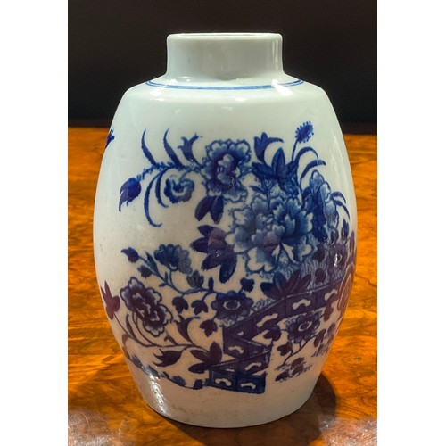 202 - A Worcester Fence pattern ovoid tea canister, decorated in underglaze blue, crescent mark, 12.5cm hi... 