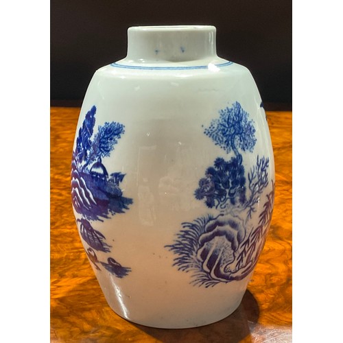 202 - A Worcester Fence pattern ovoid tea canister, decorated in underglaze blue, crescent mark, 12.5cm hi... 