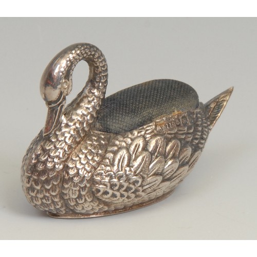 794 - An Edwardian silver novelty pin cushion, as a swan, 6cm long, Adie & Lovekin Ltd, Birmingham 1907