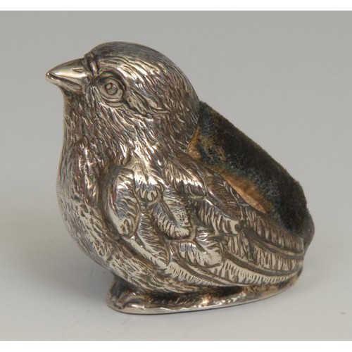 785 - An Edwardian silver novelty pin cushion, as a chick, 4cm high, Sampson Mordan & Co, Sheffield 1905