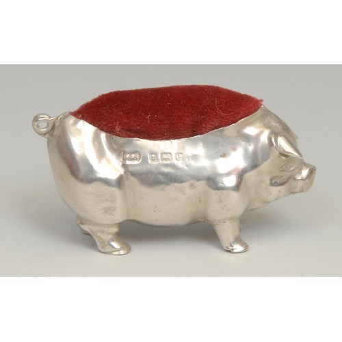 790 - An Edwardian silver novelty pin cushion, as a pig, 5.5cm long, Levi & Salaman, Birmingham 1904