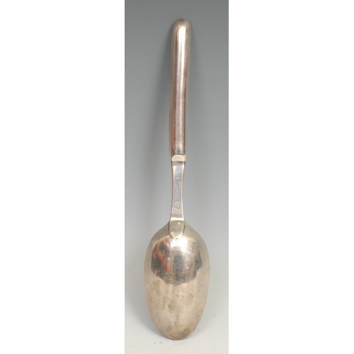 507 - An 18th century Irish silver marrow spoon, scoop terminal, 22.5cm long, Dublin, c.1740

Provenance: ... 