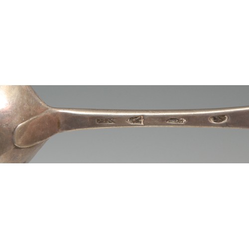 502 - A matched pair of George III Irish silver Hanoverian pattern table spoons, 22.5cm long, Dublin 1767 ... 