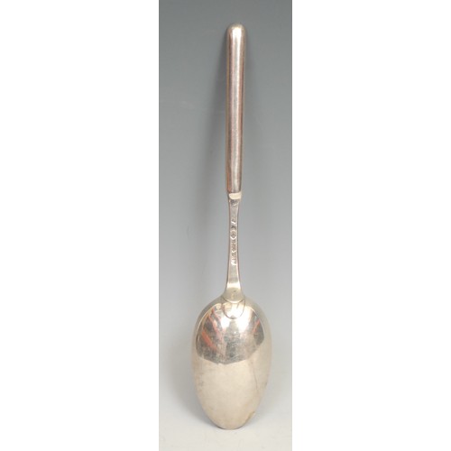 495 - A George II silver marrow spoon, scoop terminal, 22.5cm long, Samuel Roby, London 1746

Provenance: ... 