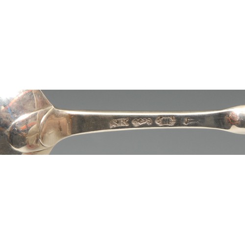 495 - A George II silver marrow spoon, scoop terminal, 22.5cm long, Samuel Roby, London 1746

Provenance: ... 