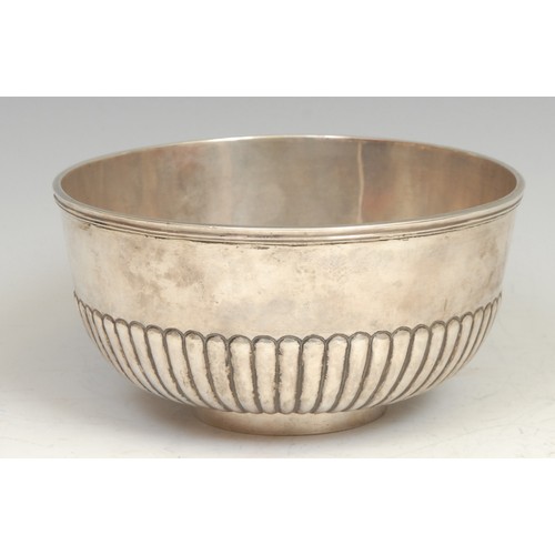 542 - A Chinese silver half-fluted bowl, of substantial gauge, 13cm diam, Wang Hing & Co, Canton c.1860, 3... 