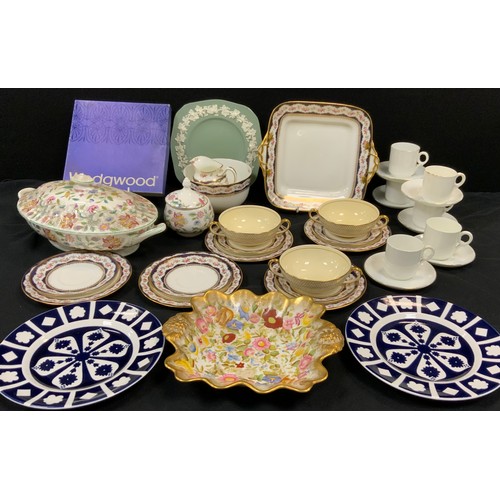 189 - Ceramics - a pair of 1128 blank plates, Minton ‘ Haddon Hall’ pattern, Wedgwood ware; etc