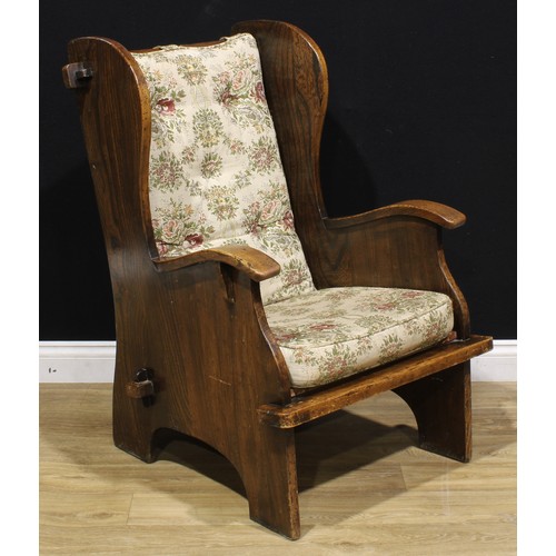 1224 - A pair of 18th century style elm lambing chairs, 102.5cm high, 70.5cm wide, the seat 51cm wide and 4... 