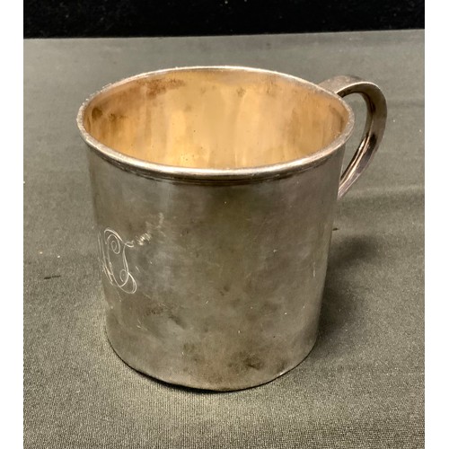 386 - An Edwardian silver cup, Henry Stratford Ltd, Sheffield 1910, 120g gross