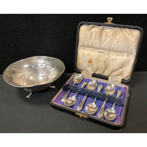 387 - An R W Ellis sterling silver bonbon dish, slightly wavy rim, faint Birmingham import marks;  cased s... 