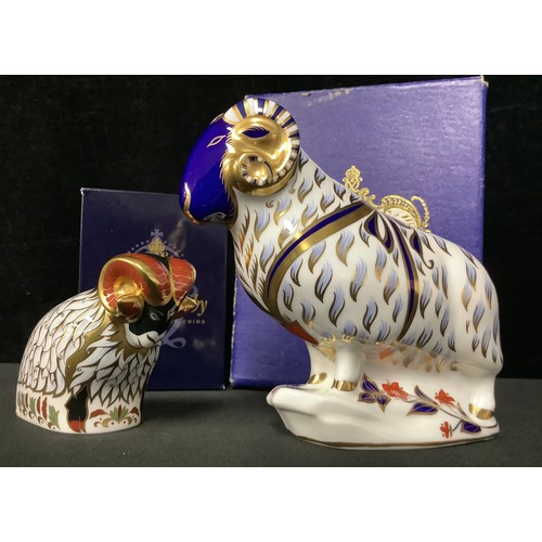 5051 - A Royal Crown Derby paperweight, Derby Ram, Visitor's Centre exclusive, gold stopper, 7.5cm, boxed; ... 