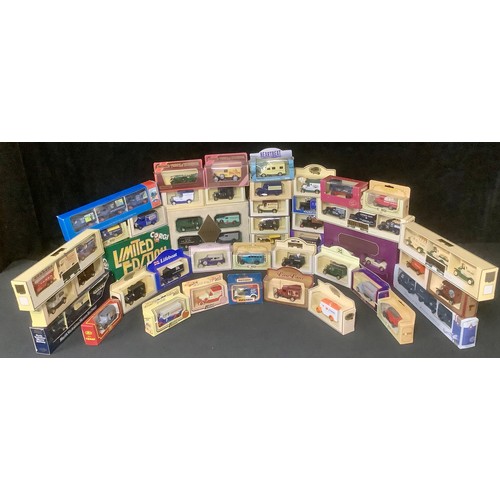 5166 - Collection of Lledo toy cars, boxed, qty