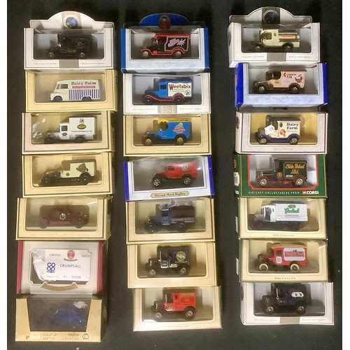 5166 - Collection of Lledo toy cars, boxed, qty