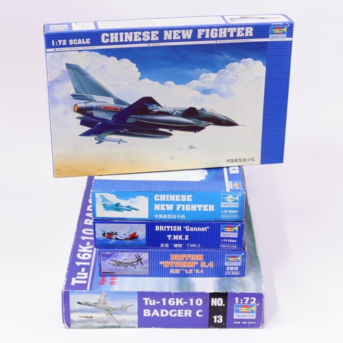 7070 - Model Making, Aviation Interest, The Late John Burgess Collection of Model Kits - Trumpeter 1:72 sca... 