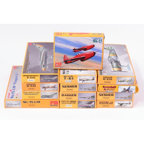 7060 - Model Making, Aviation Interest, The Late John Burgess Collection of Model Kits - PM Model 1:72 scal... 