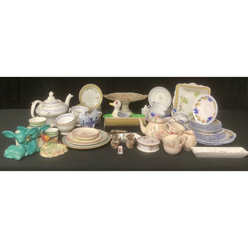 5186 - An Aynsley Bluebird pattern part tea service, comprising cake plate, side plates, cream jug, cups an... 