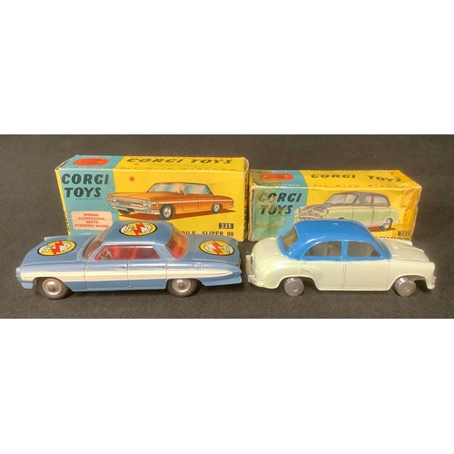 5205 - Toys & Juvenalia - Corgi Toys 202 Morris Cowley saloon, two tone body, flat spun hubs, boxed; Corgi ... 