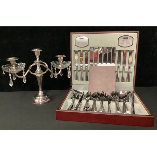 5260 - A Viners canteen of flatware for six, Traditional Bead pattern; others similar Viners flatware; a si... 