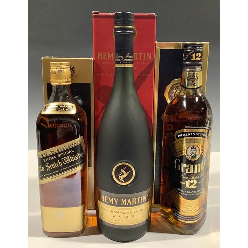 5308 - A bottle of Johnnie Walker Black Label Extra Special Old Scotch Whisky, 75cl, boxed; a bottle of Gra... 