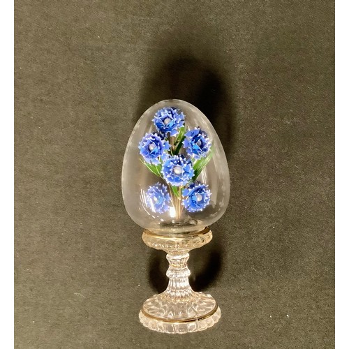 5394 - A set of five Franklin Mint House of Faberge clear glass pedestal eggs, each with an enamel floral s... 