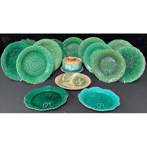 5397 - A pair of 19th century Wedgwood green majolica leaf dishes, 22cm diameter; others similar; a 19th ce... 