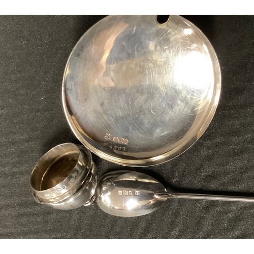 5021 - A Victorian silver mounted globular clear glass sugar caster, the domed pierced cover with finial, 1... 