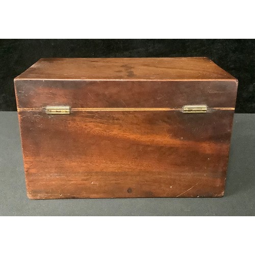 5418 - A George III mahogany rectangular tea caddy, hinged cover enclosing a pair of lidded compartments, c... 