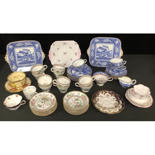 5465 - A Wedgwood Fallow Deer pattern part tea service, comprising cake plates, side plates, cream jug, cup... 