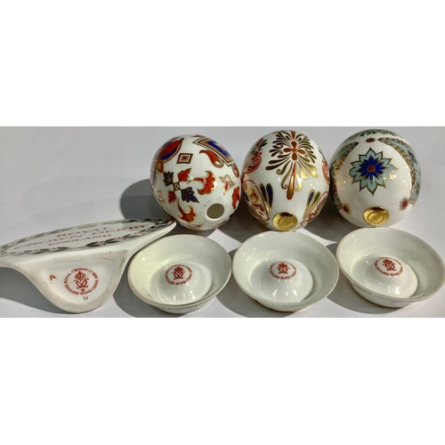 5015 - A group of three Royal Crown Derby 'Eggs of the World', comprising India, LVI (1993), Greece, LVI (1... 