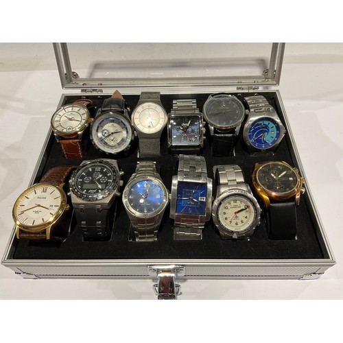 5555 - A gentleman's Pulsar stainless steel fashion watch; others, Kzonen & Söhne, Skagen, Jeep, Mercedes B... 