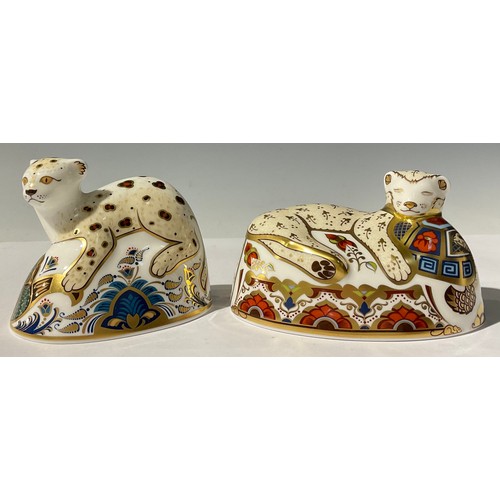 5103 - A Royal Crown Derby paperweight, Lion Cub, specially commissioned by Sinclairs, limited edition 146/... 