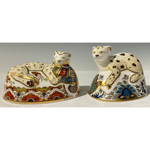 5104 - A Royal Crown Derby paperweight, Lion Cub, specially commissioned by Sinclairs, limited edition 77/1... 