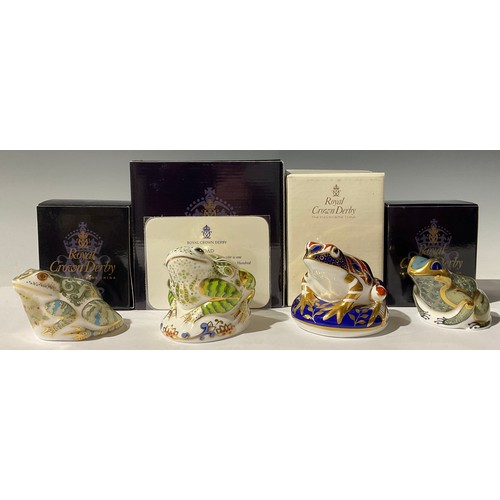 5208 - A Royal Crown Derby paperweight, Toad, exclusive limited 
 edition 774/3,500, gold stopper, 7.5cm, p... 