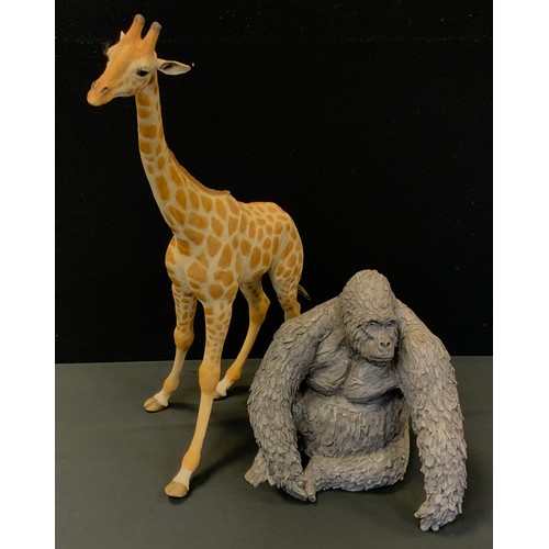 211 - A Country Artist figure Regal Giraffe, ref 03371, another Gorilla, 05386 (2)