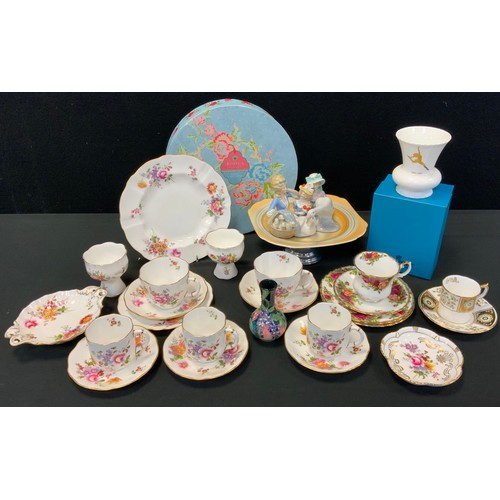 212 - Royal Crown Derby ‘ Derby Posies’ ware including tea cup trio, coffee canes, plate, trinket dishes; ... 