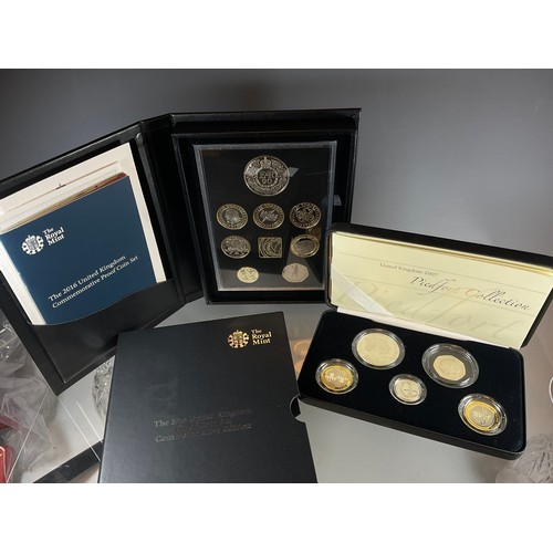 285 - 2007 Royal Mint silver proof 'Piedfort Collection', containing five coins, 50p to £5;  another cupro... 