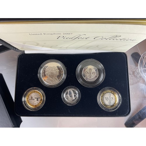 285 - 2007 Royal Mint silver proof 'Piedfort Collection', containing five coins, 50p to £5;  another cupro... 