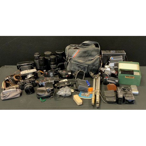 166 - Cameras - Minolta X-700 35mm SLR camera, others Practika MTL-3, assorted lens inc 35-70mm, 60-300mm ... 