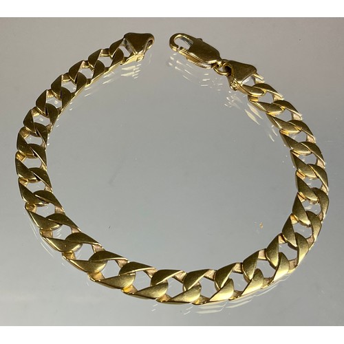 327 - A yellow metal curb link bracelet, 19.5cm long, 6mm wide, 14.7g