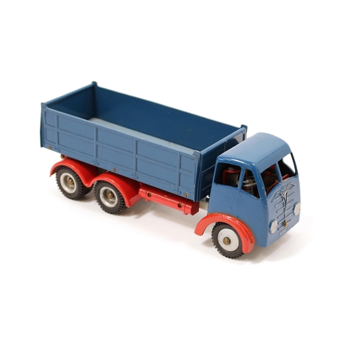 7133 - A Shackleton mechanical scale model Foden F.G.6. six wheel Tipper, dark blue cab with dark blue tipp... 